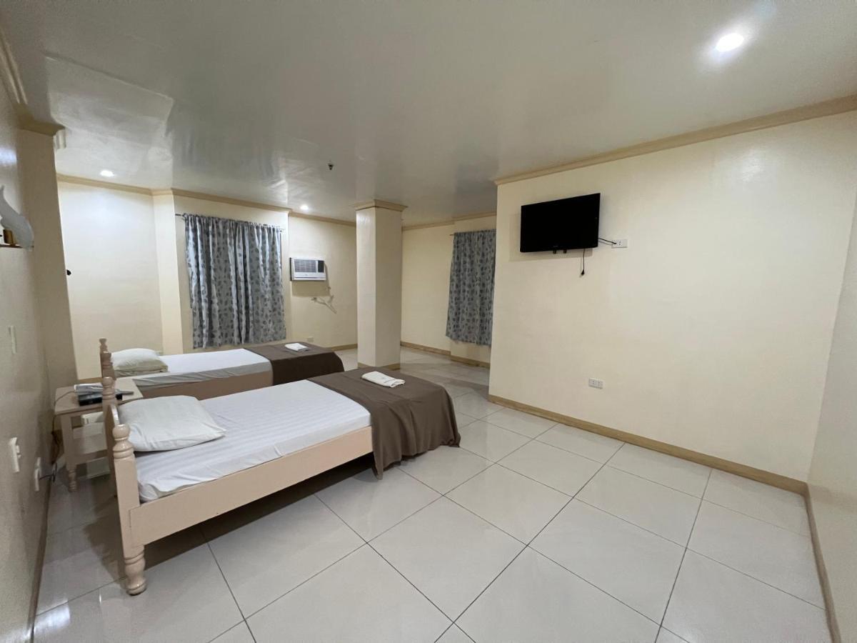 La Elliana Hotel & Restaurant, Inc. Laoag Exterior foto